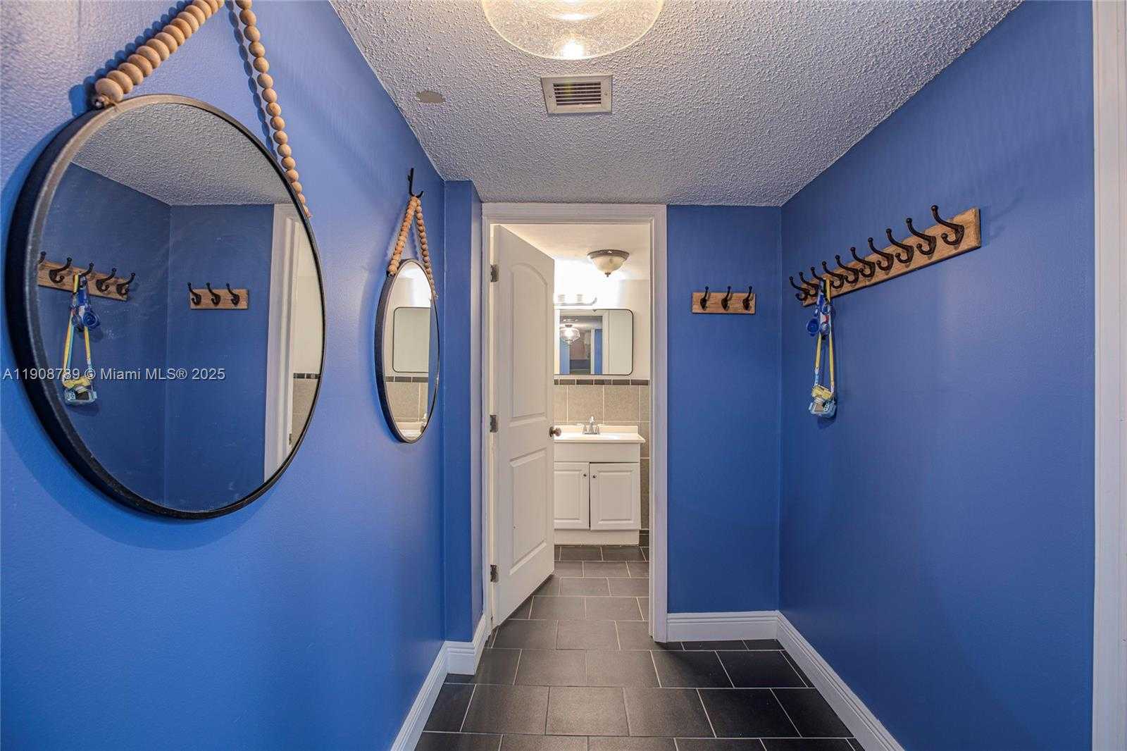 Small Image of 437 GOLDEN ISLES DR #9B-C, Hallandale Beach Number 28