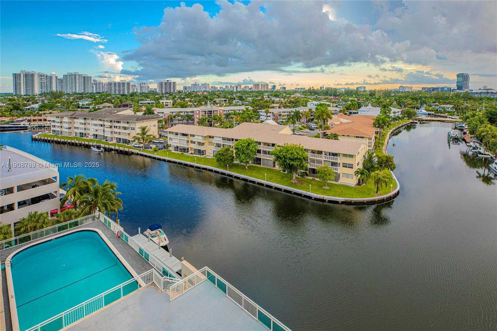 Small Image of 437 GOLDEN ISLES DR #9B-C, Hallandale Beach Number 43