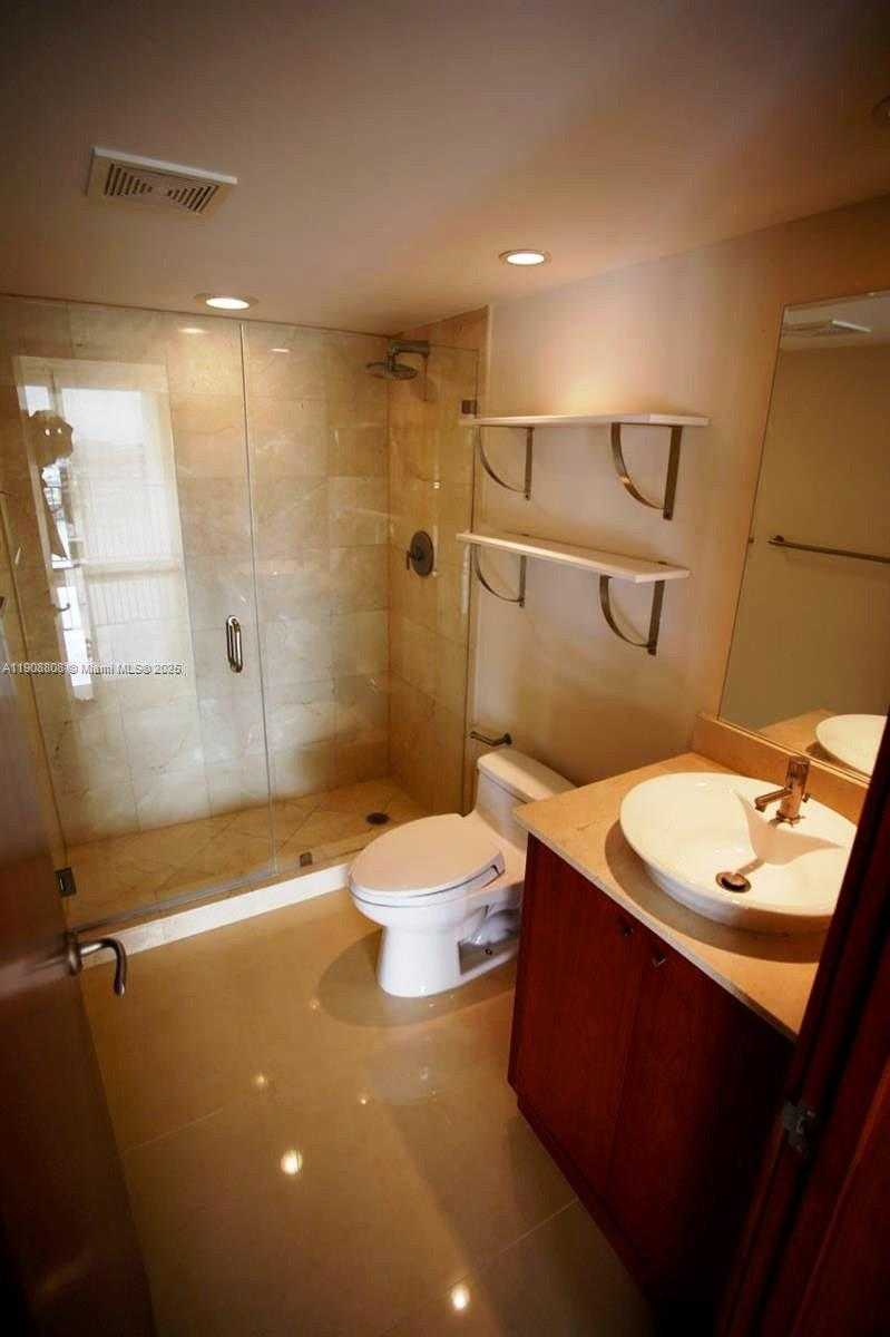 Small Image of 801 NORTH VENETIAN DR #1106, Miami Number 11