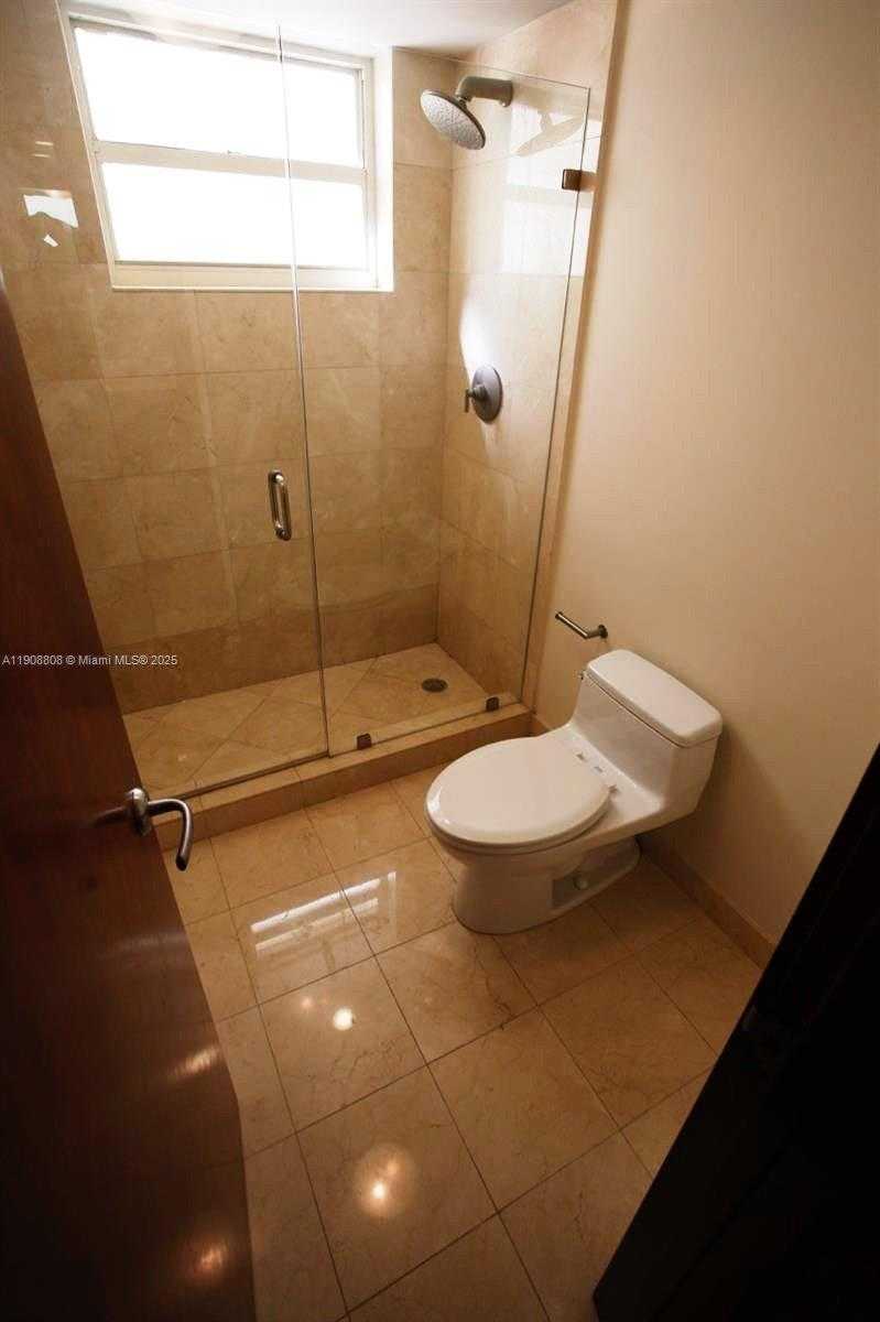 Small Image of 801 NORTH VENETIAN DR #1106, Miami Number 13