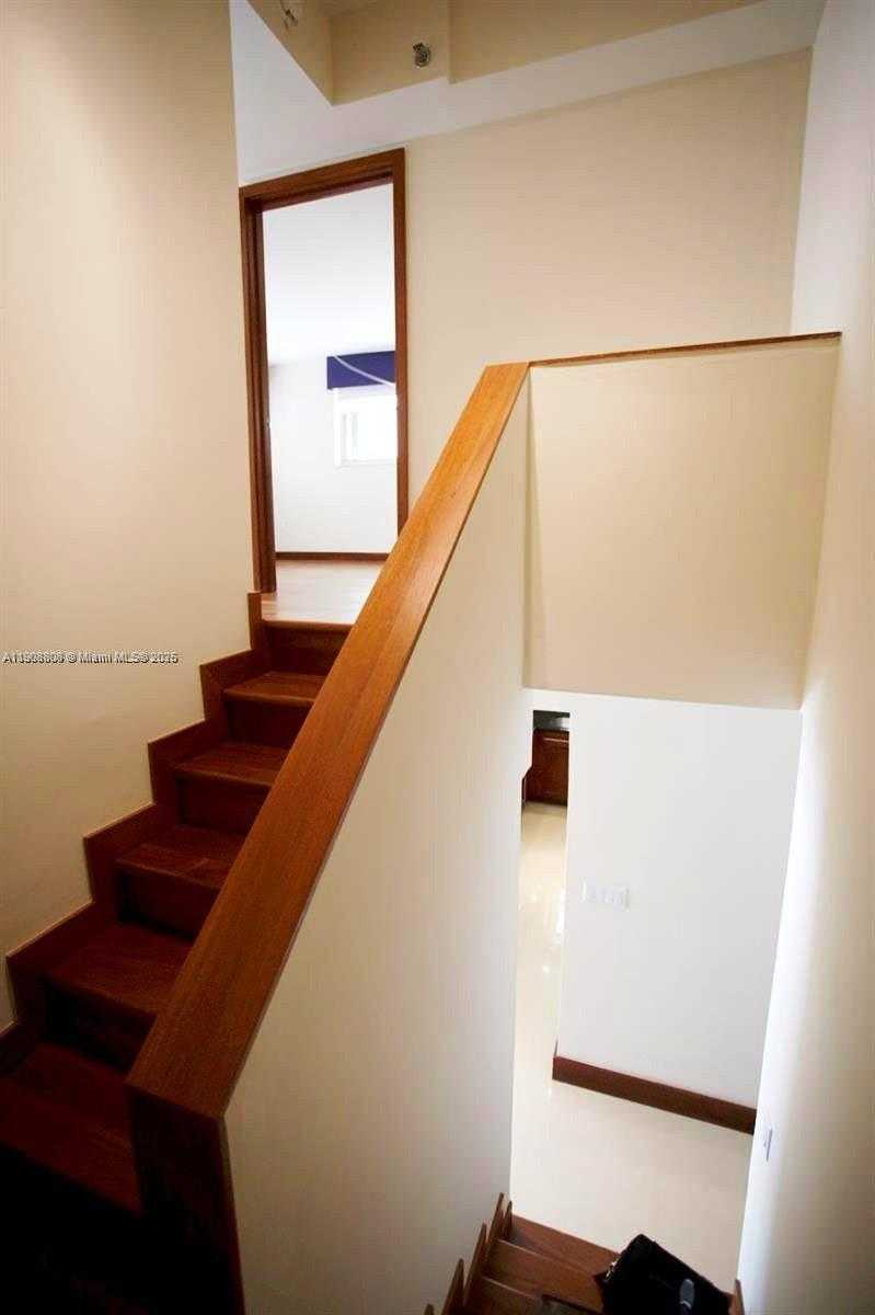 Small Image of 801 NORTH VENETIAN DR #1106, Miami Number 18