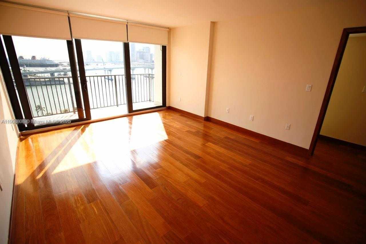 Small Image of 801 NORTH VENETIAN DR #1106, Miami Number 22