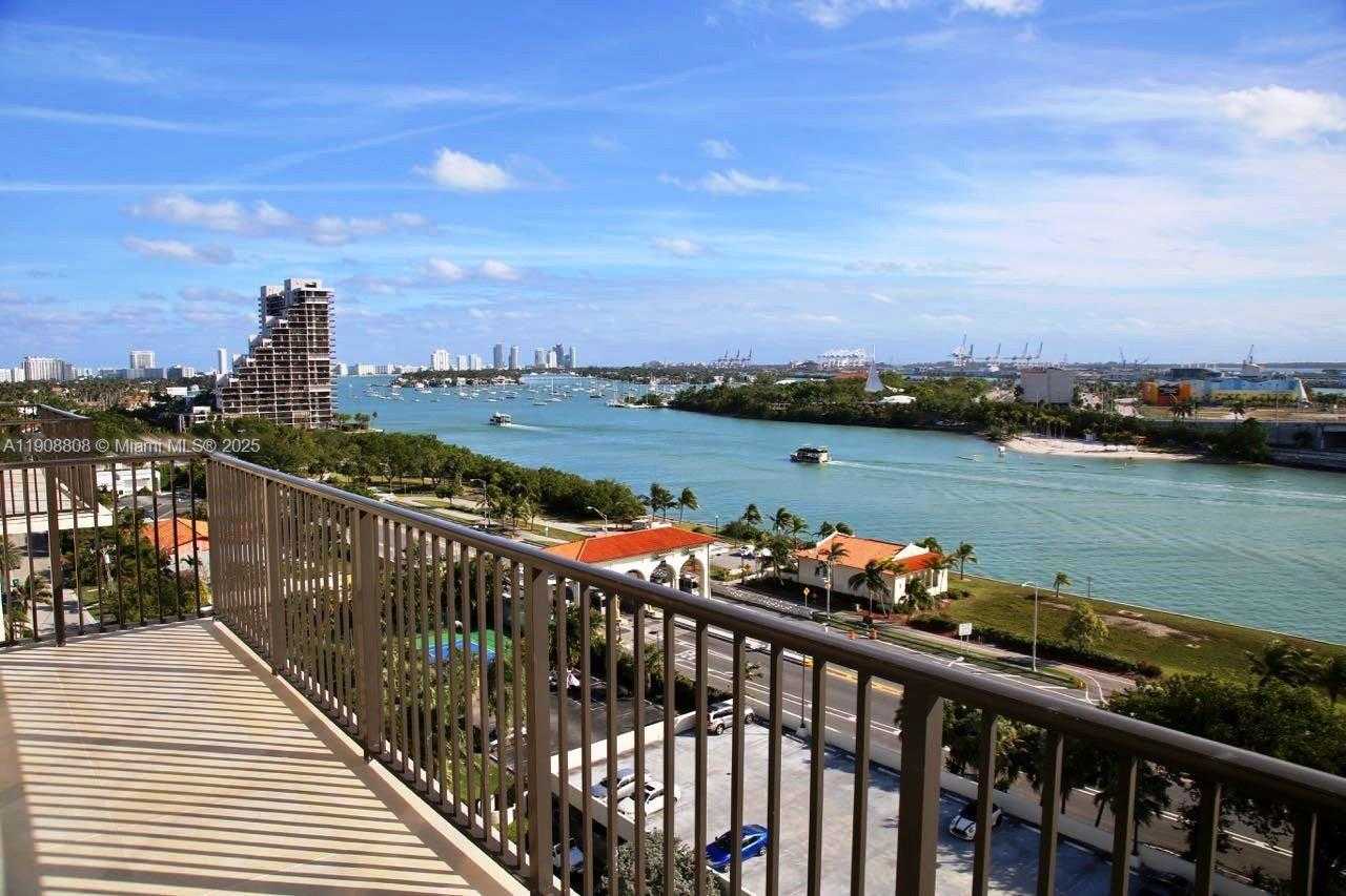 Small Image of 801 NORTH VENETIAN DR #1106, Miami Number 23