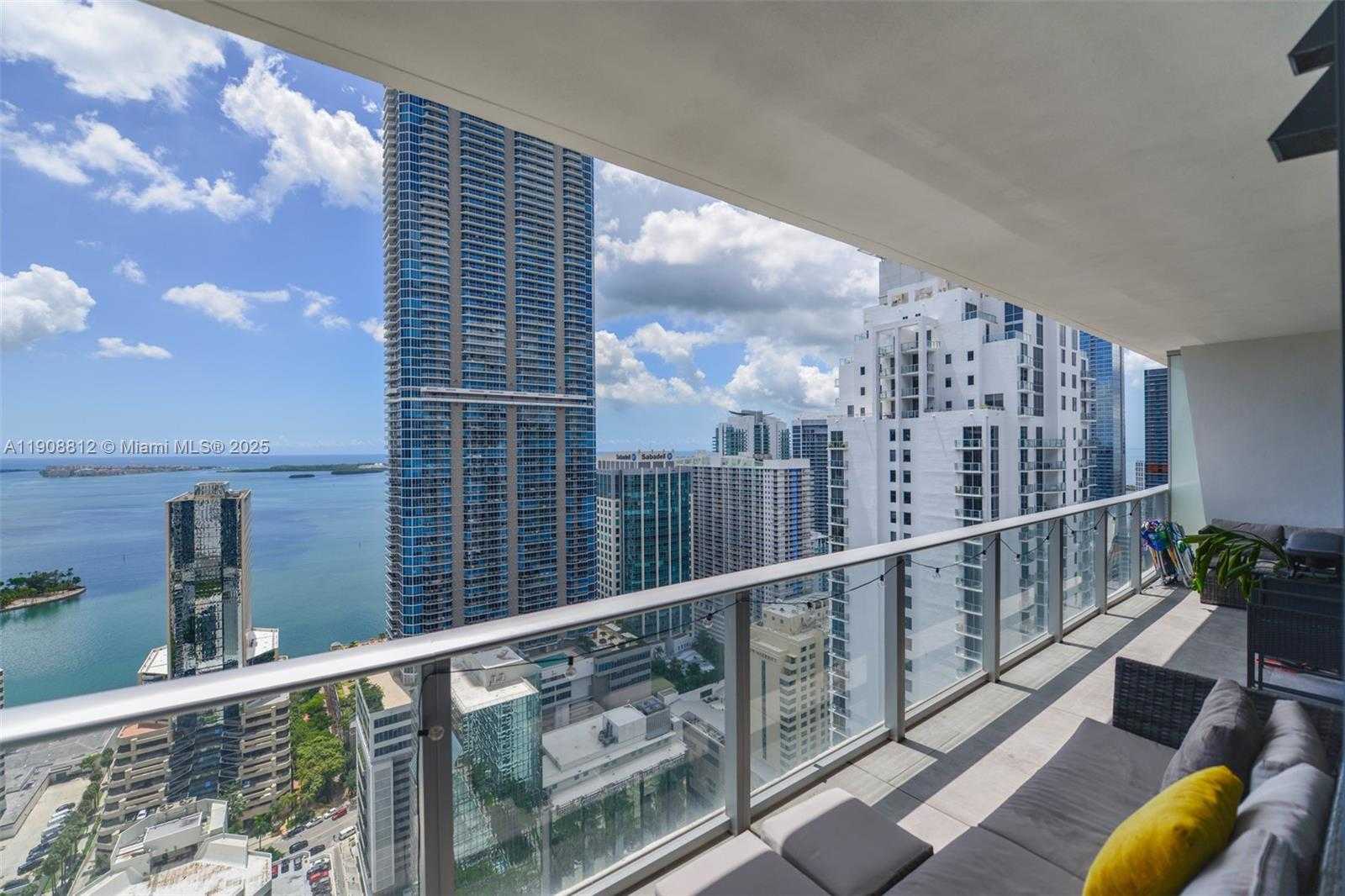 Small Image of 1010 BRICKELL AV #4203, Miami Number 3