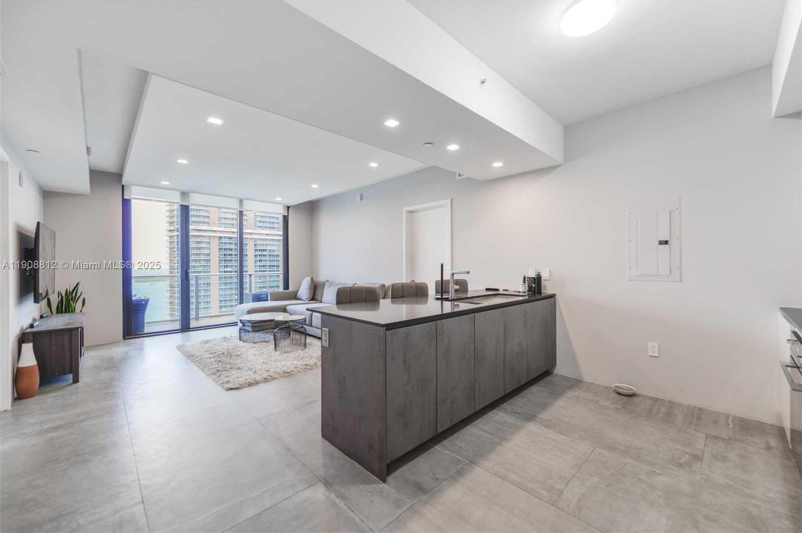 Small Image of 1010 BRICKELL AV #4203, Miami Number 8