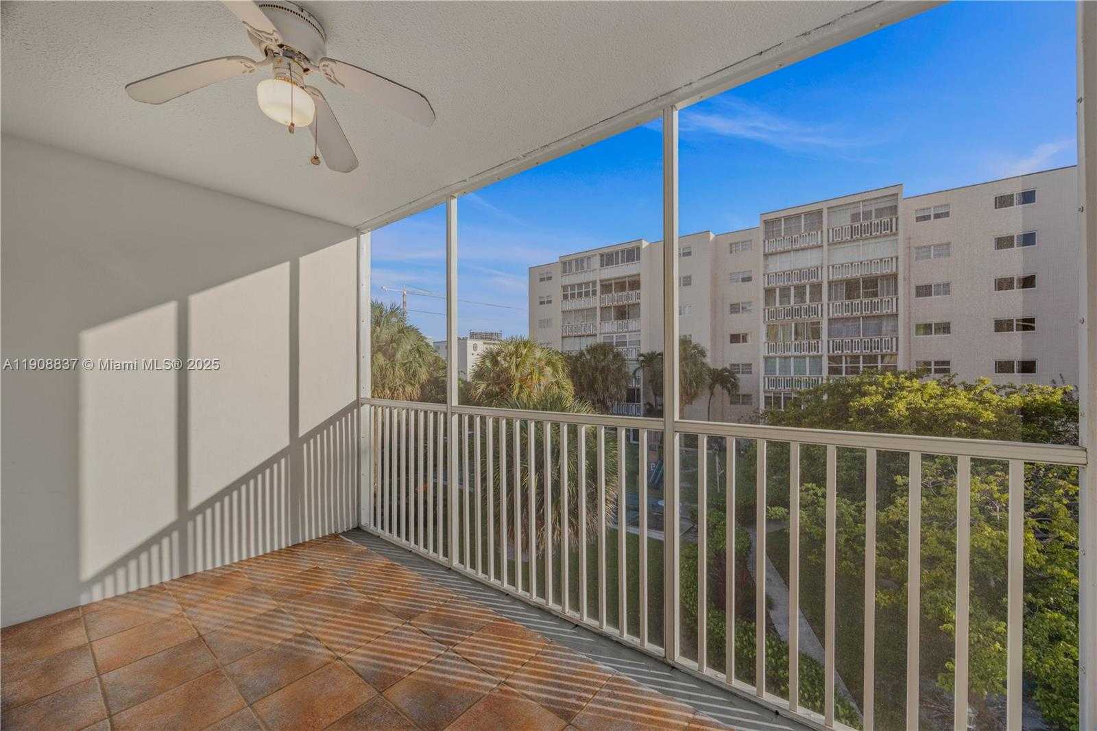 Small Image of 619 NORTH EAST 14TH AVE #304, Hallandale Beach Number 18
