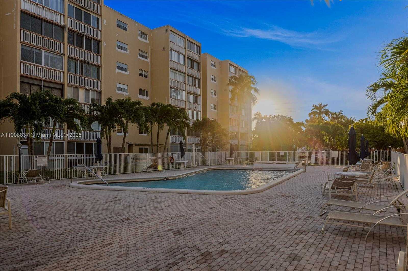 Small Image of 619 NORTH EAST 14TH AVE #304, Hallandale Beach Number 20