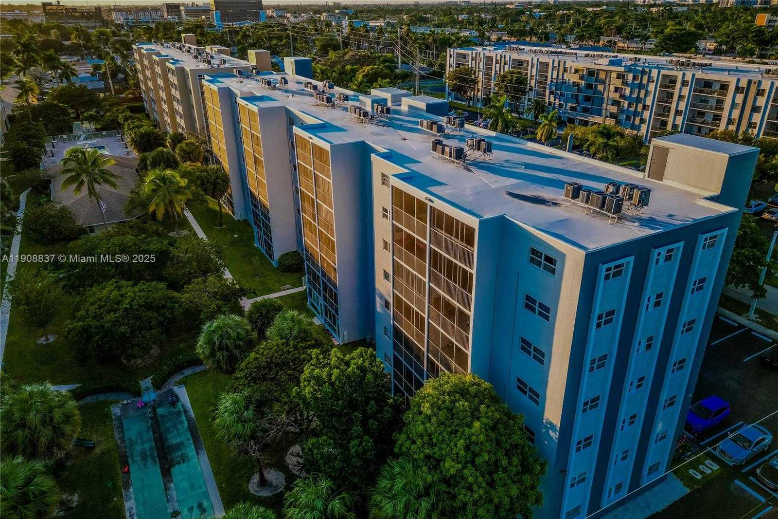 Small Image of 619 NORTH EAST 14TH AVE #304, Hallandale Beach Number 22