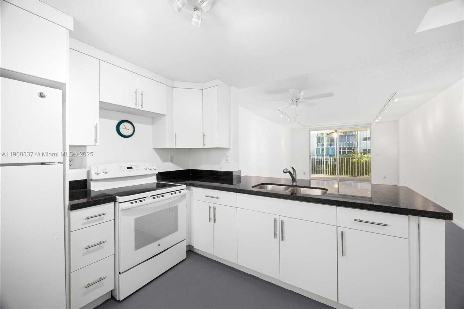 Small Image of 619 NORTH EAST 14TH AVE #304, Hallandale Beach Number 4