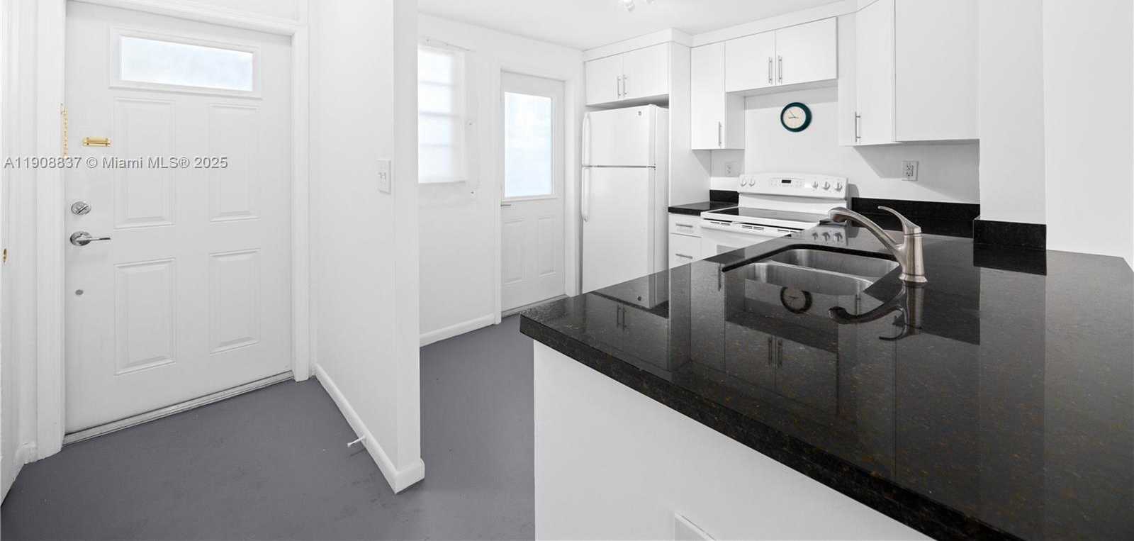 Small Image of 619 NORTH EAST 14TH AVE #304, Hallandale Beach Number 5