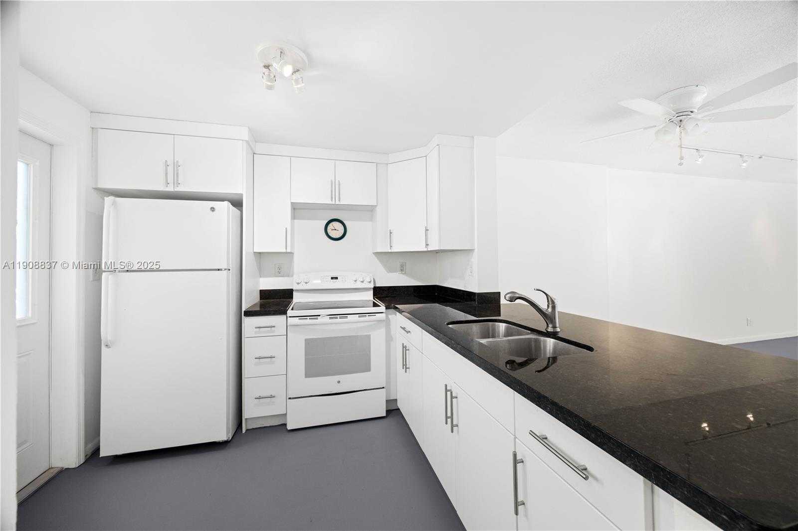 Small Image of 619 NORTH EAST 14TH AVE #304, Hallandale Beach Number 6