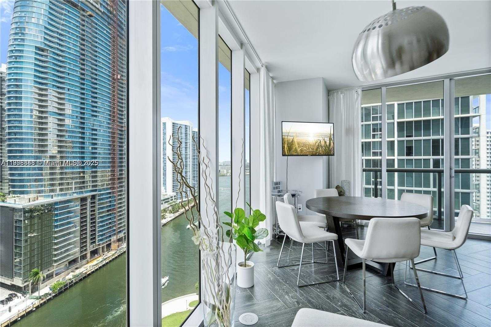 Small Image of 485 BRICKELL AVE #2302, Miami Number 1