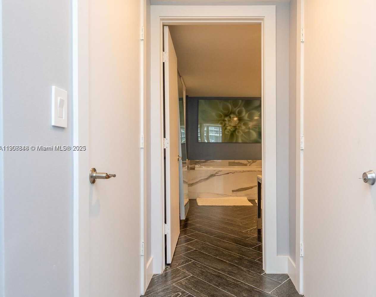 Small Image of 485 BRICKELL AVE #2302, Miami Number 11