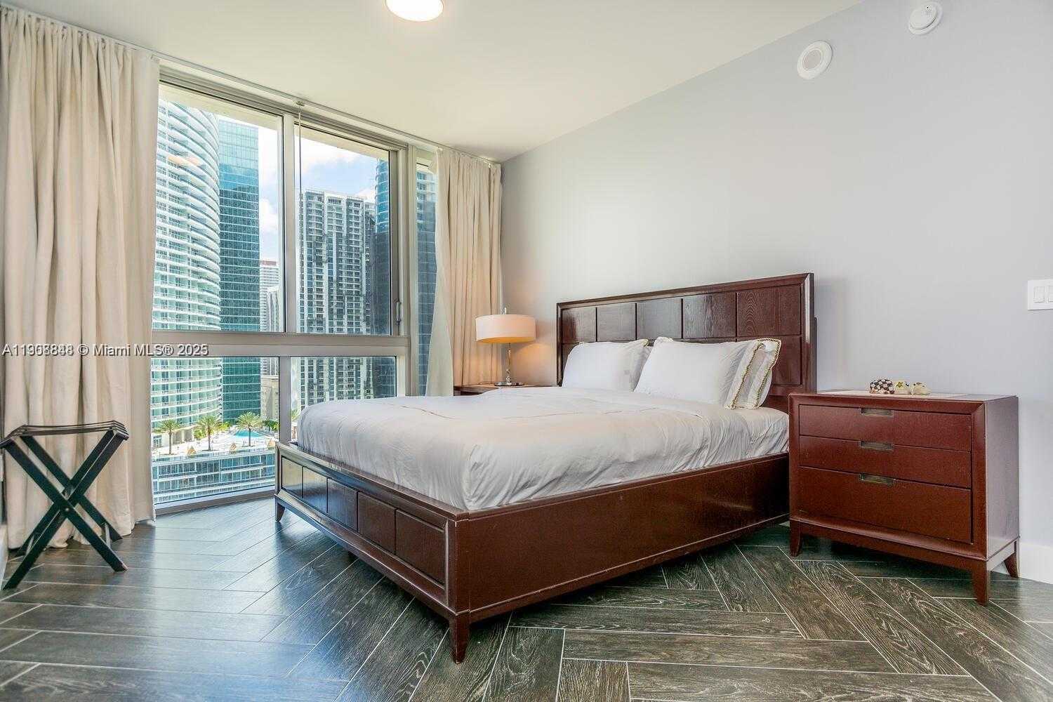 Small Image of 485 BRICKELL AVE #2302, Miami Number 17