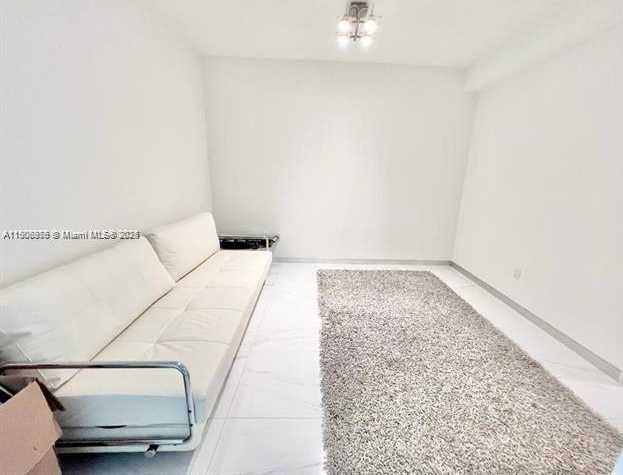 Imagen de Pequeño Objeto