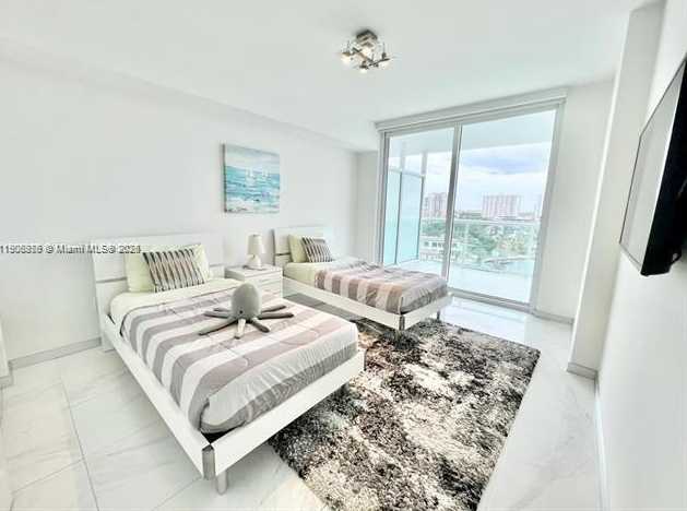 Imagen de Pequeño Objeto