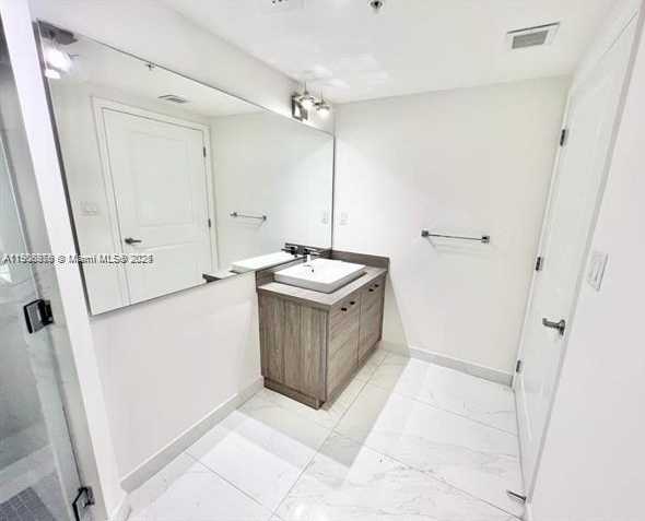 Imagen de Pequeño Objeto