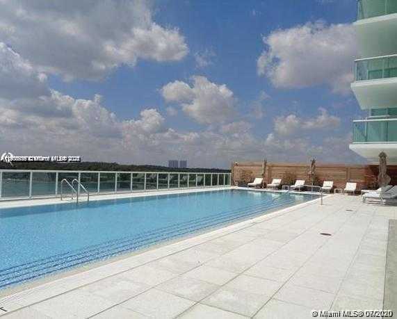 Imagen de Pequeño Objeto