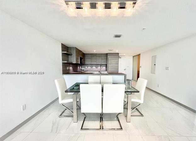 Imagen de Pequeño Objeto