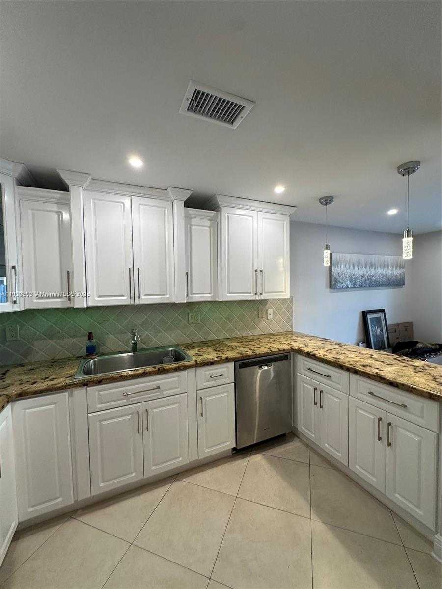 Small Image of Miami Number 10