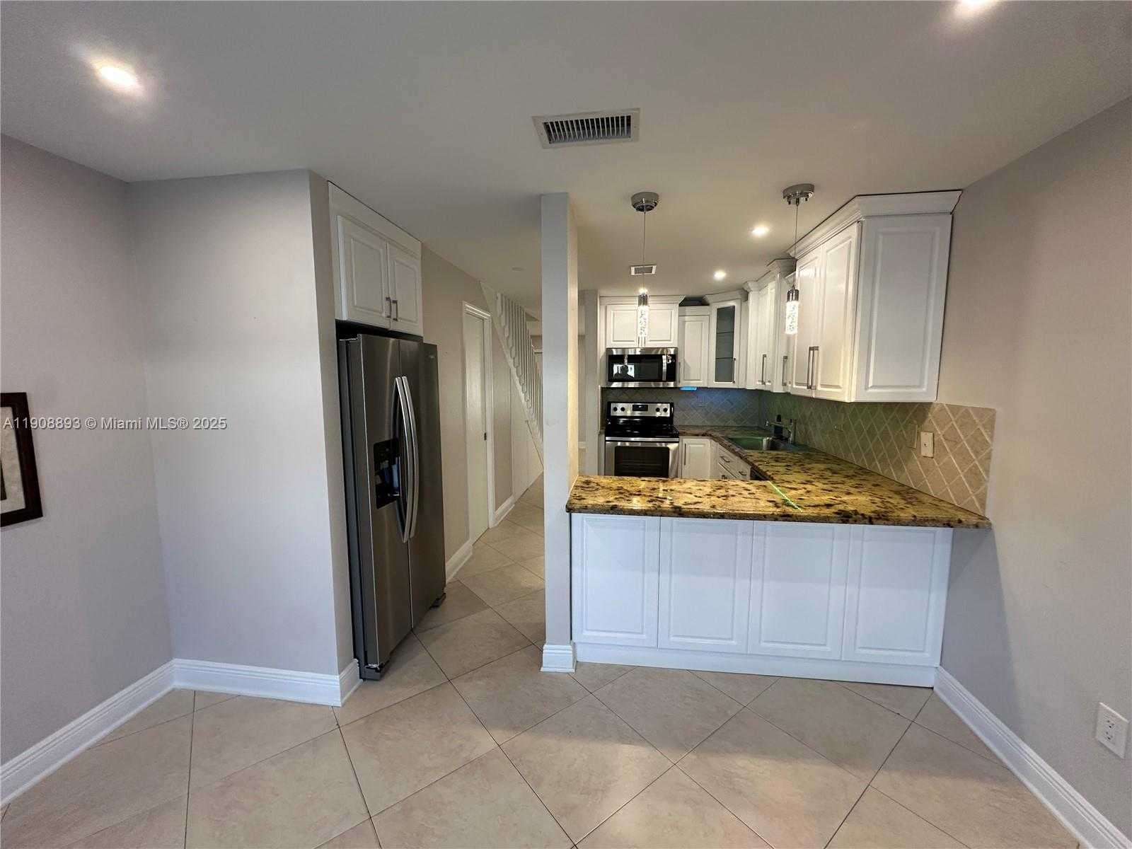 Small Image of Miami Number 11