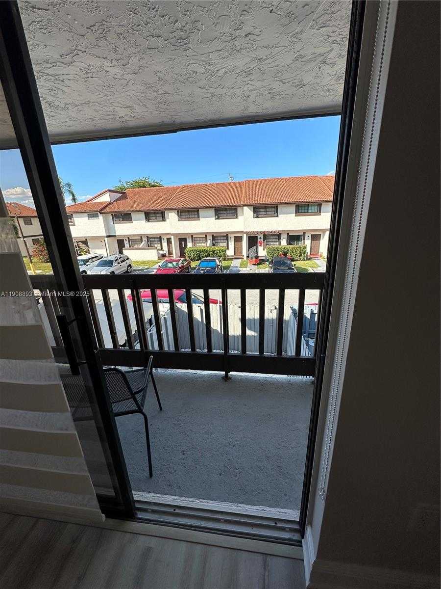 Small Image of Miami Number 21