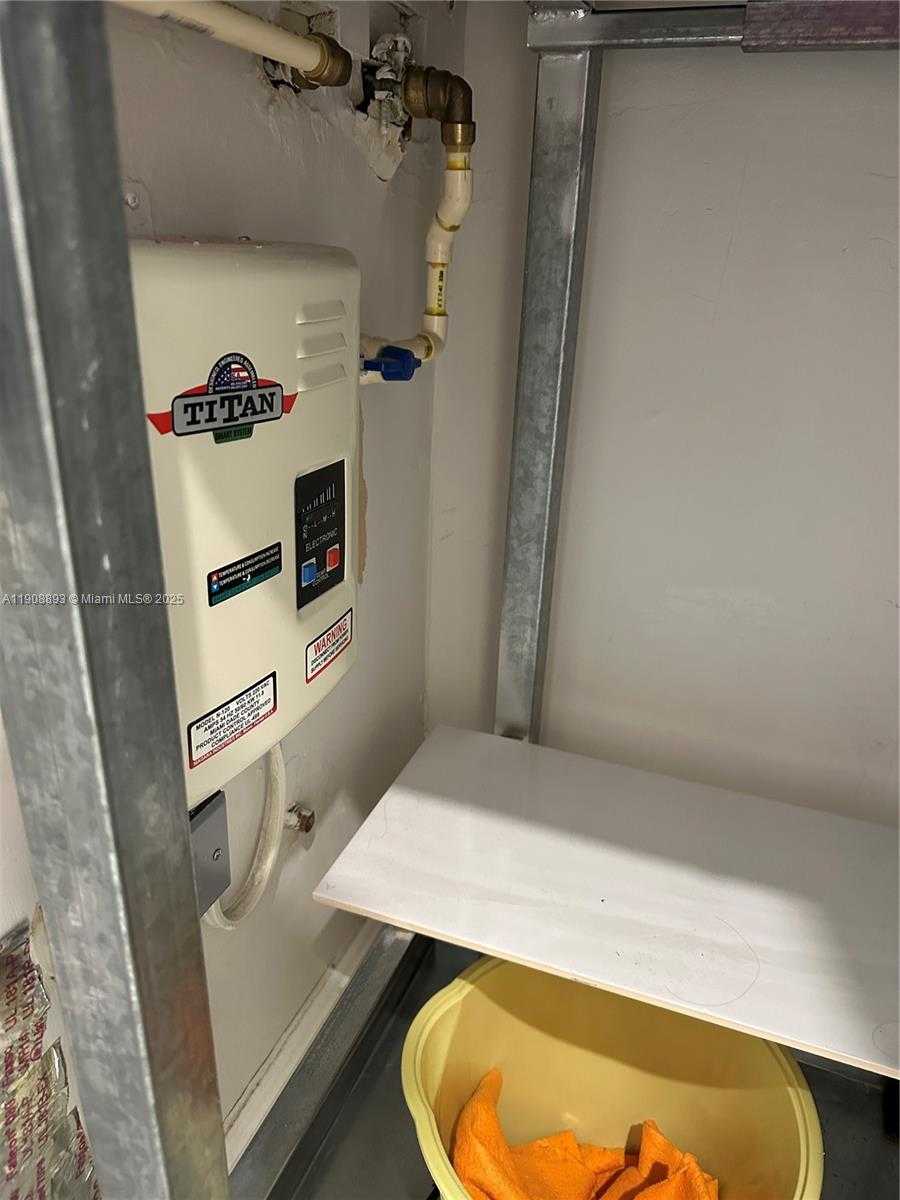 Small Image of Miami Number 23