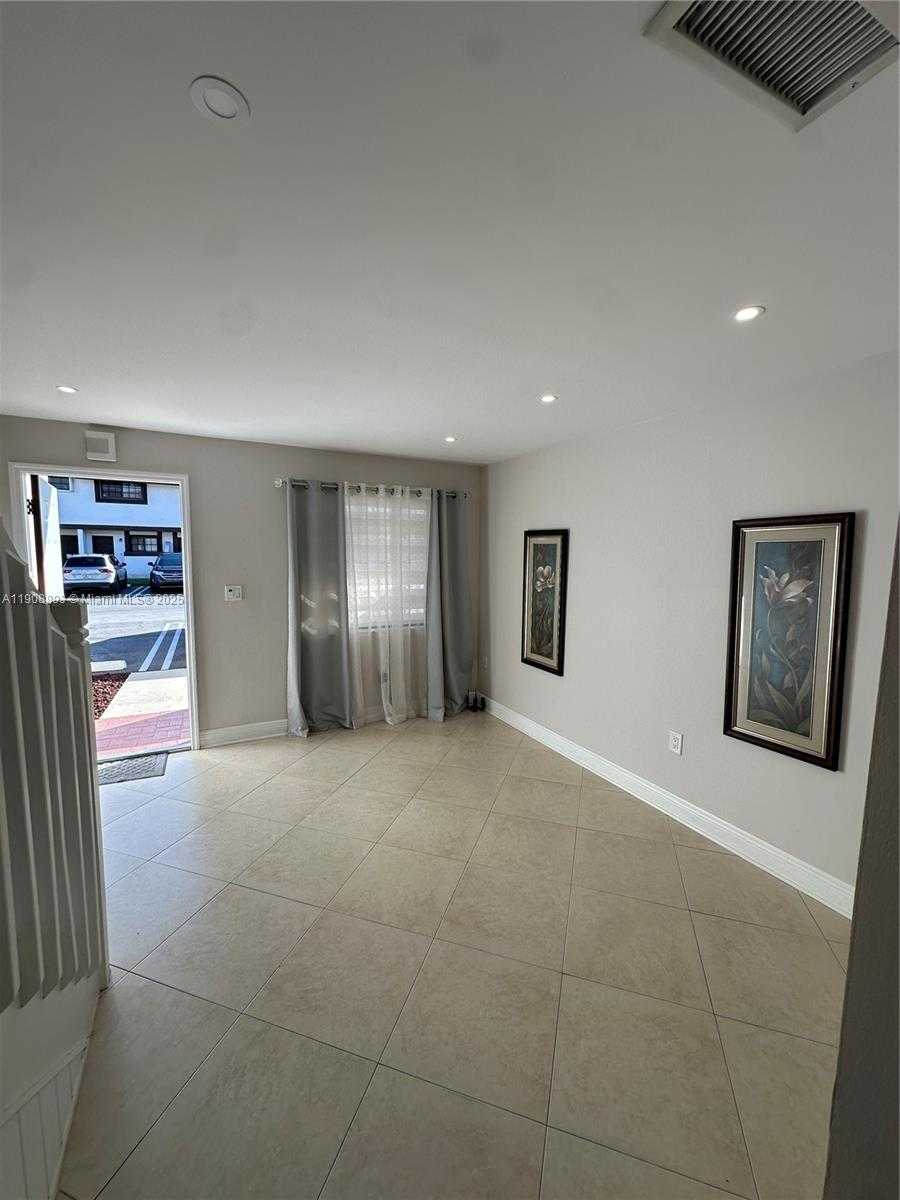 Small Image of Miami Number 6