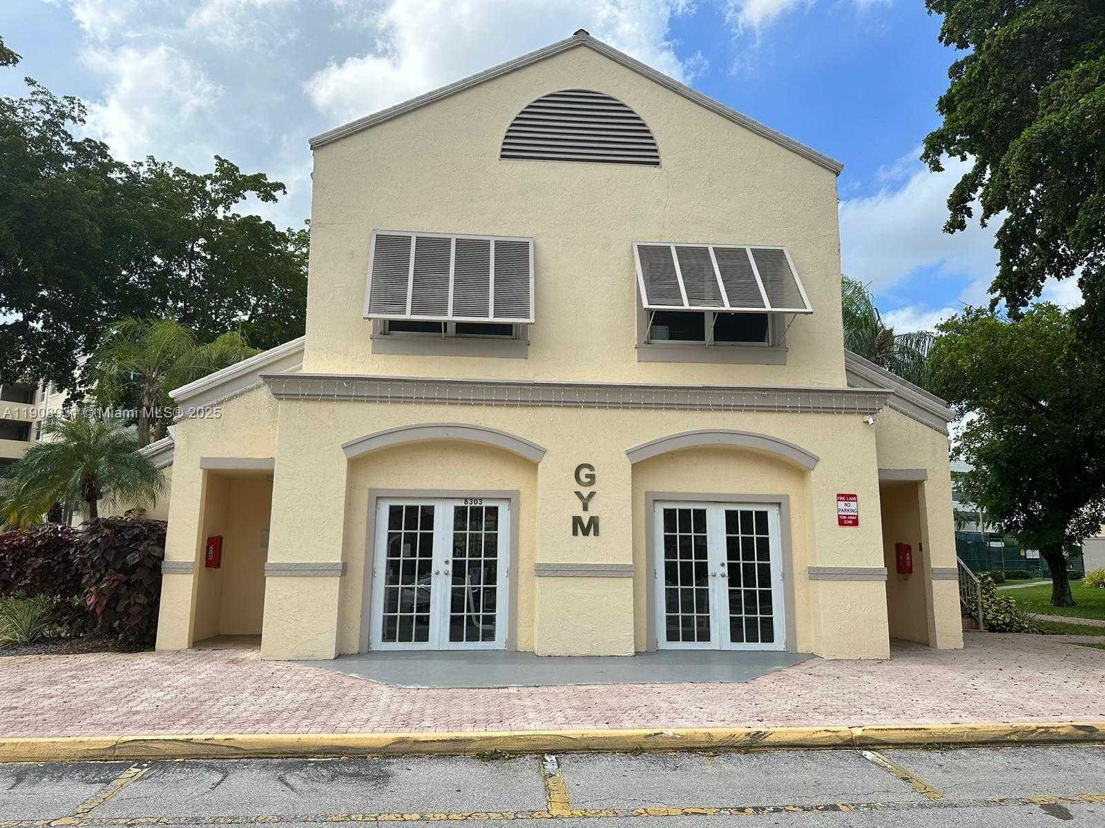 Small Image of 8290 LAKE DR #514, Doral Number 20