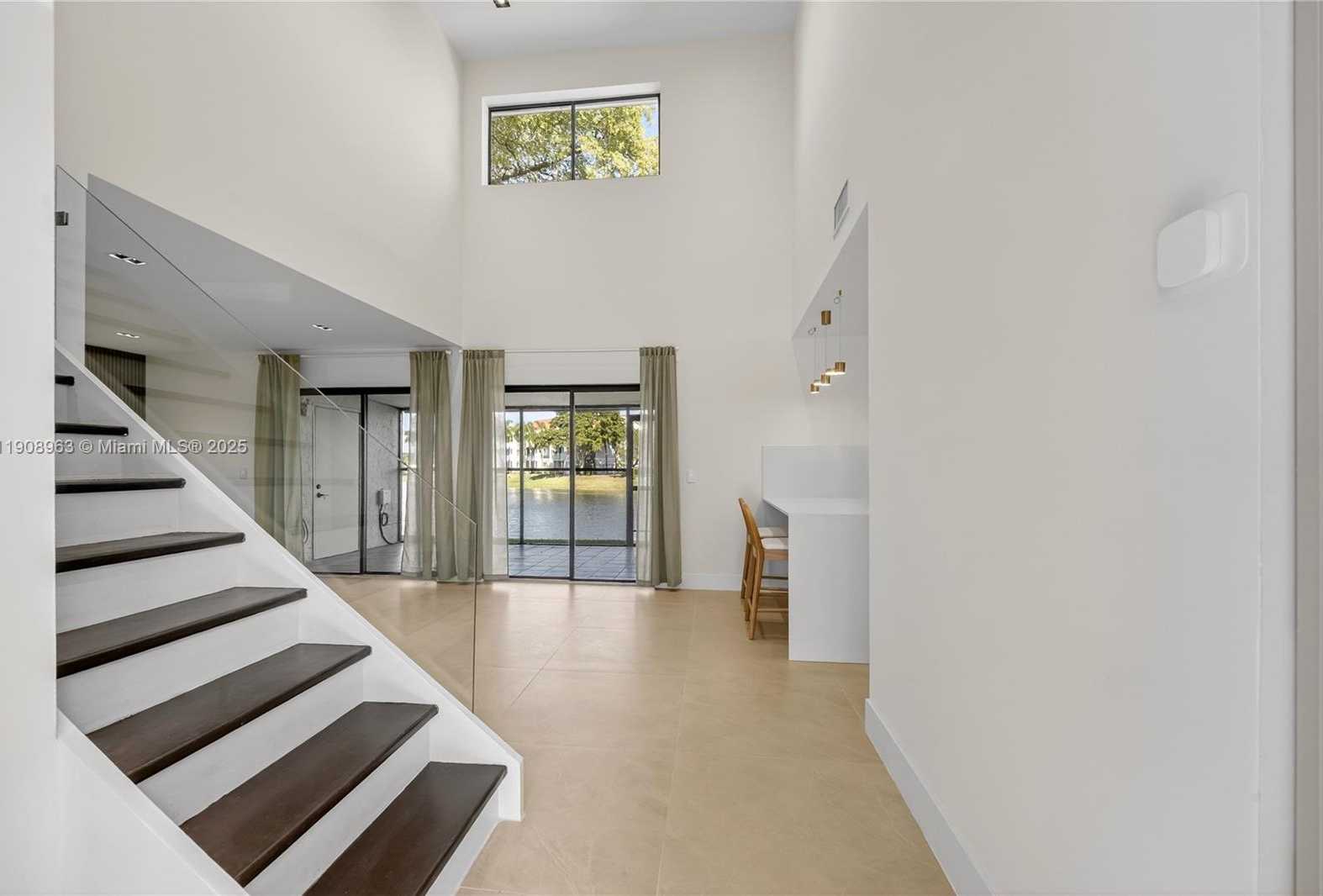 Small Image of 6243 NORTH WEST 171ST ST, Hialeah Number 10