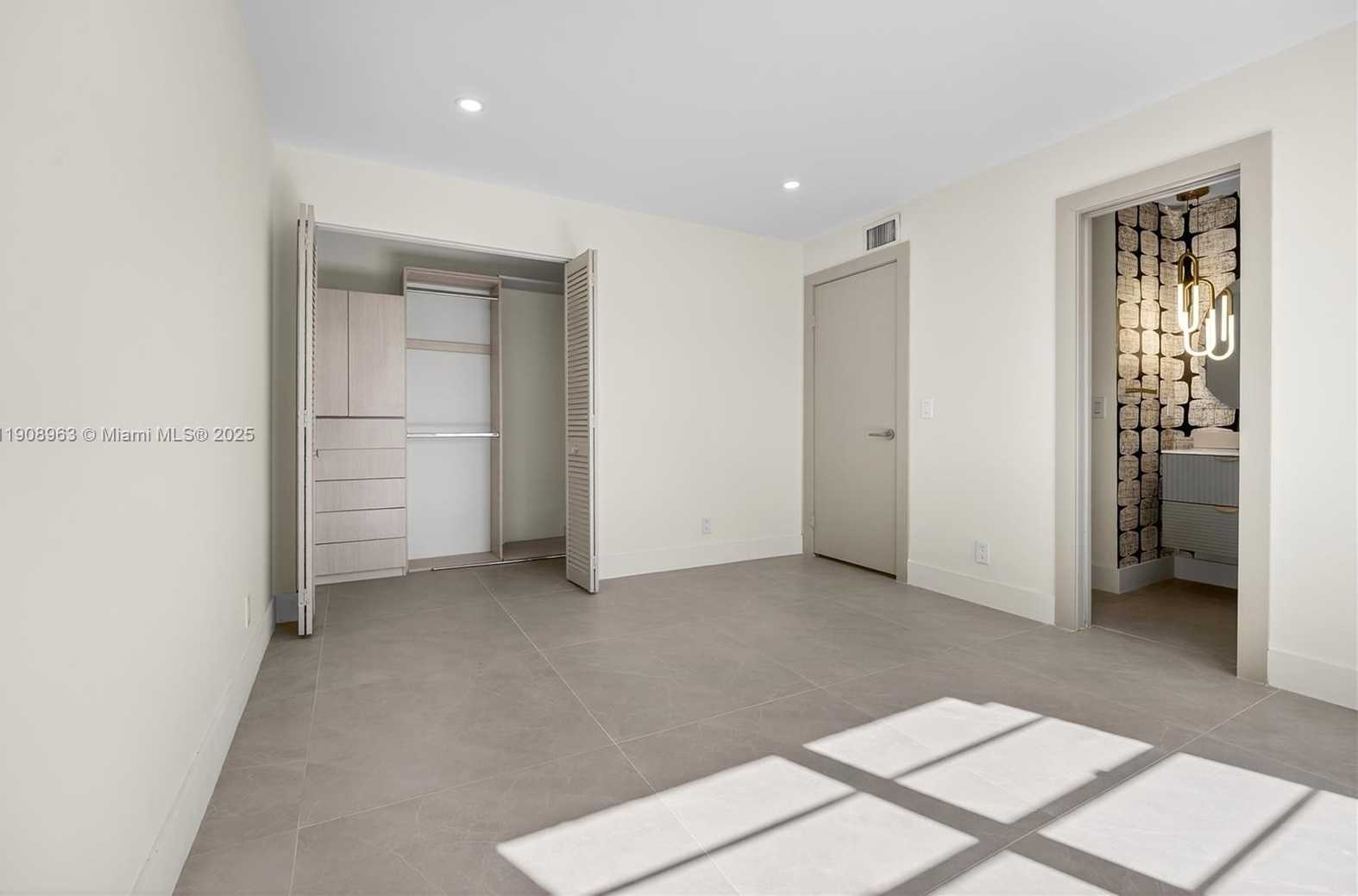 Small Image of 6243 NORTH WEST 171ST ST, Hialeah Number 18