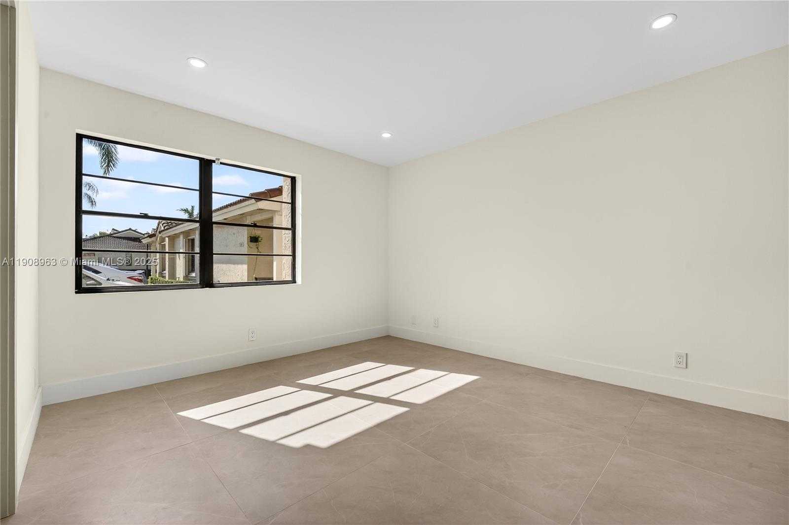 Small Image of 6243 NORTH WEST 171ST ST, Hialeah Number 19