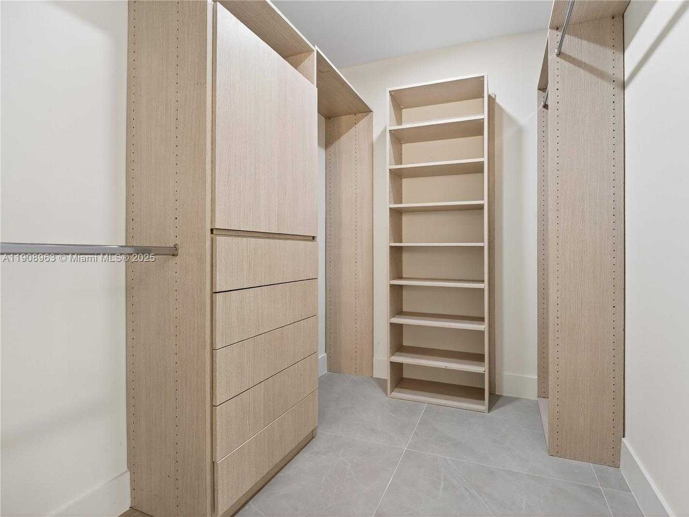 Small Image of 6243 NORTH WEST 171ST ST, Hialeah Number 22