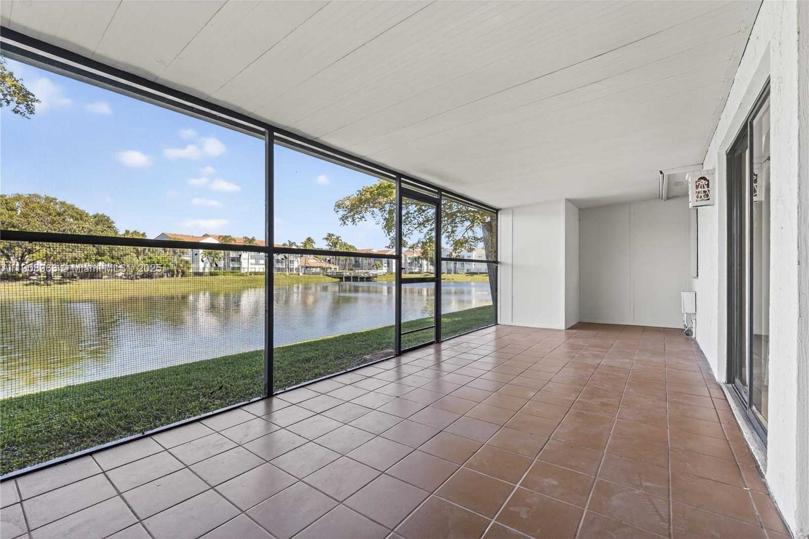 Small Image of 6243 NORTH WEST 171ST ST, Hialeah Number 25