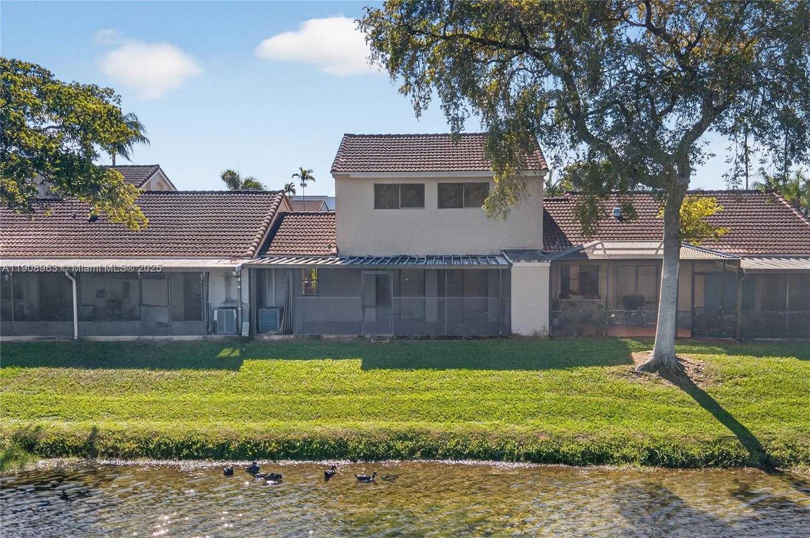 Small Image of 6243 NORTH WEST 171ST ST, Hialeah Number 26