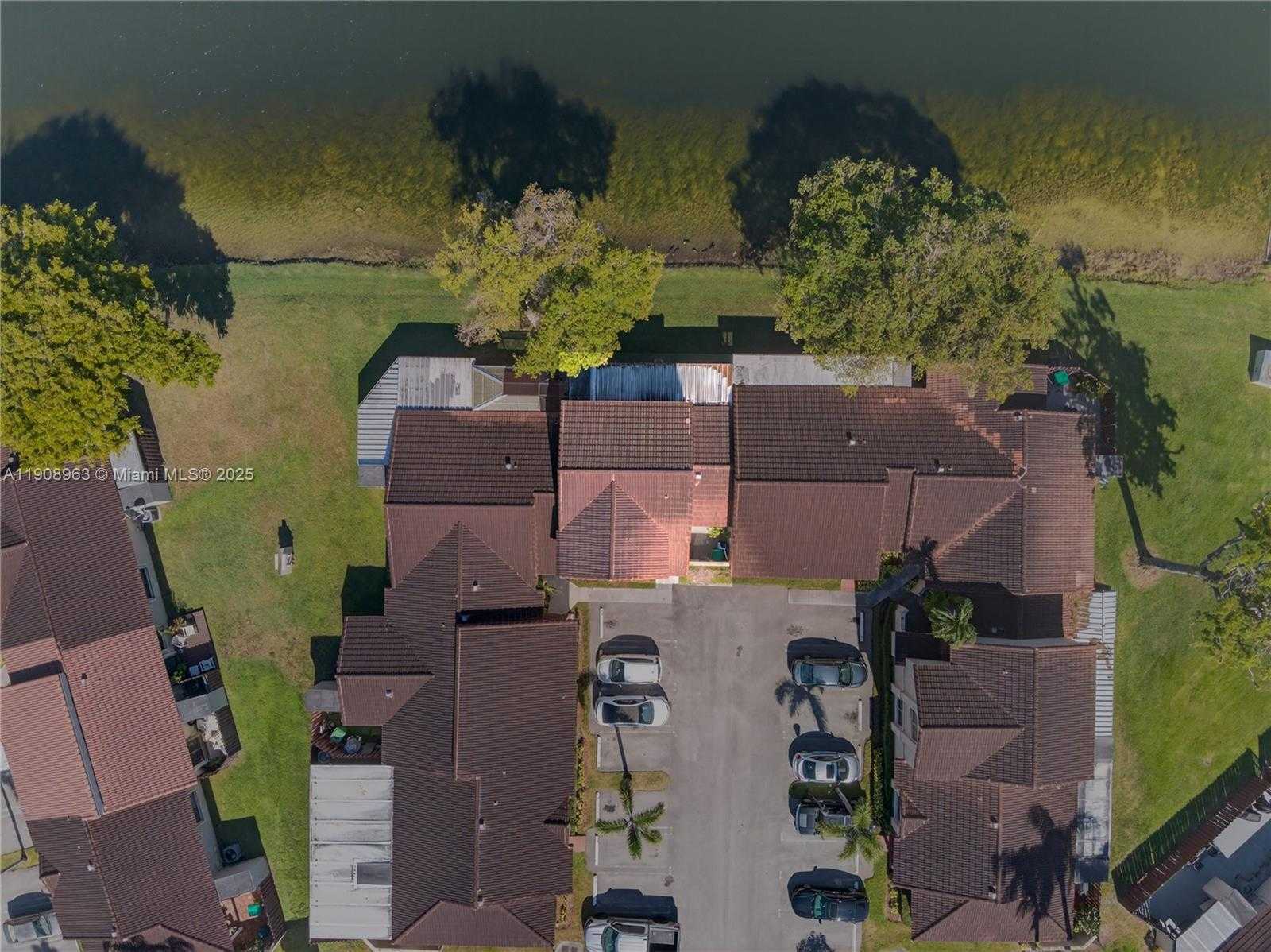 Small Image of 6243 NORTH WEST 171ST ST, Hialeah Number 27