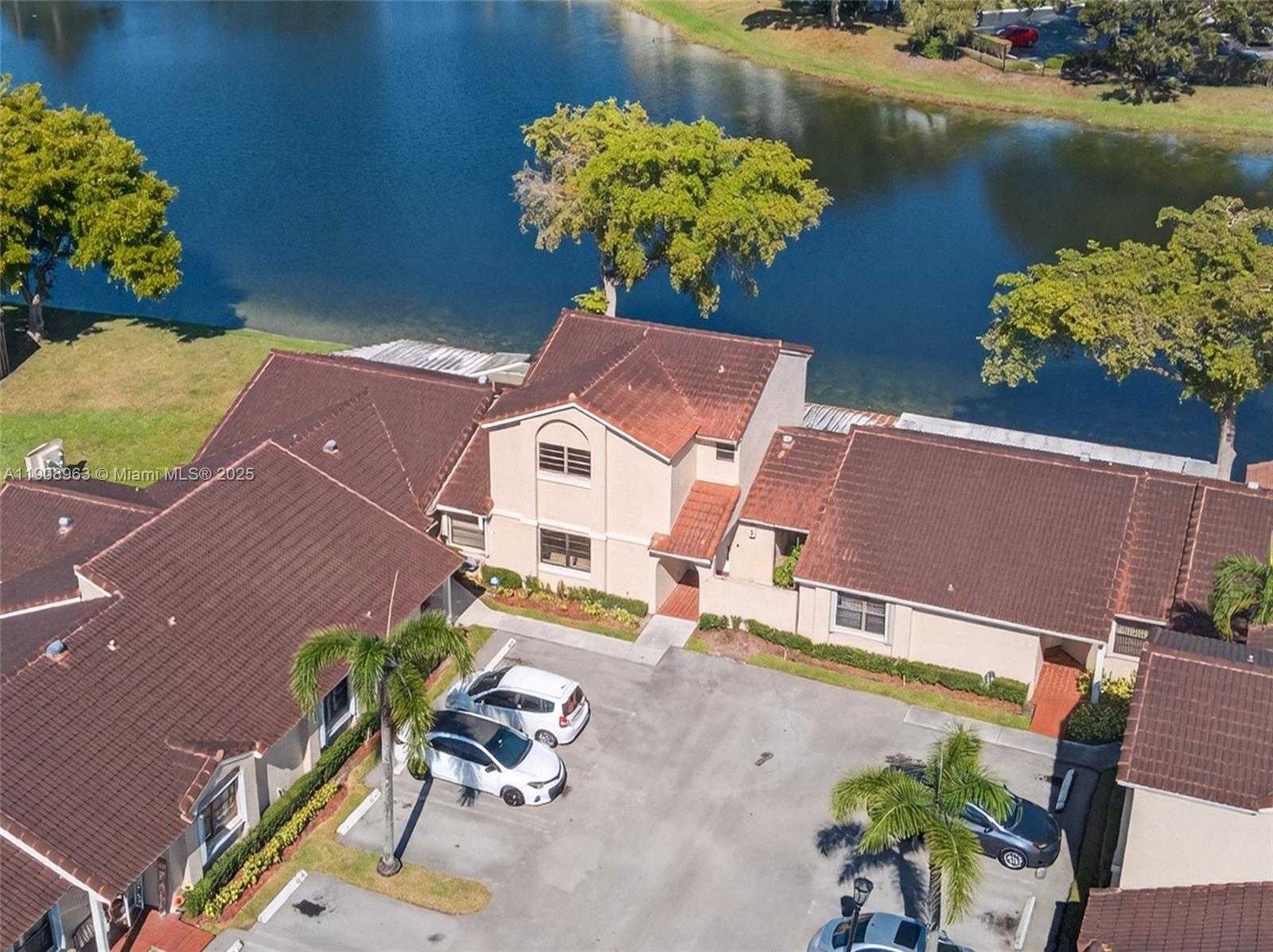 Small Image of 6243 NORTH WEST 171ST ST, Hialeah Number 29