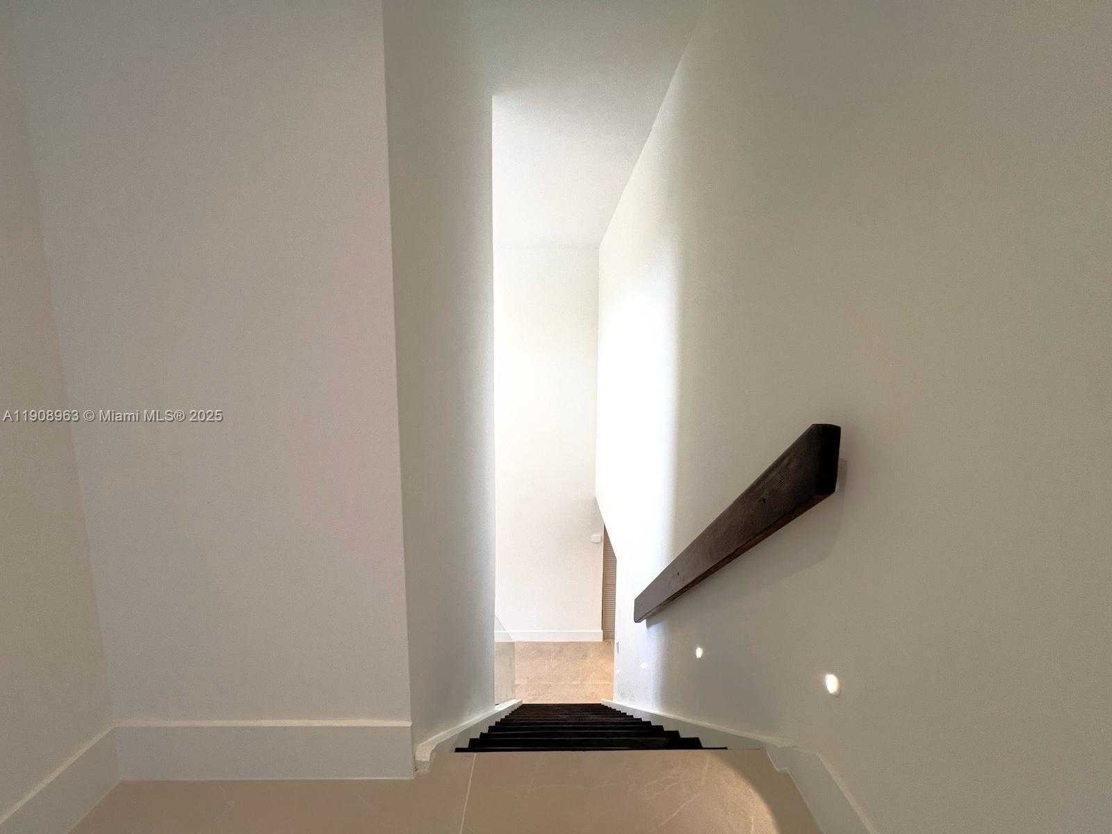 Small Image of 6243 NORTH WEST 171ST ST, Hialeah Number 30