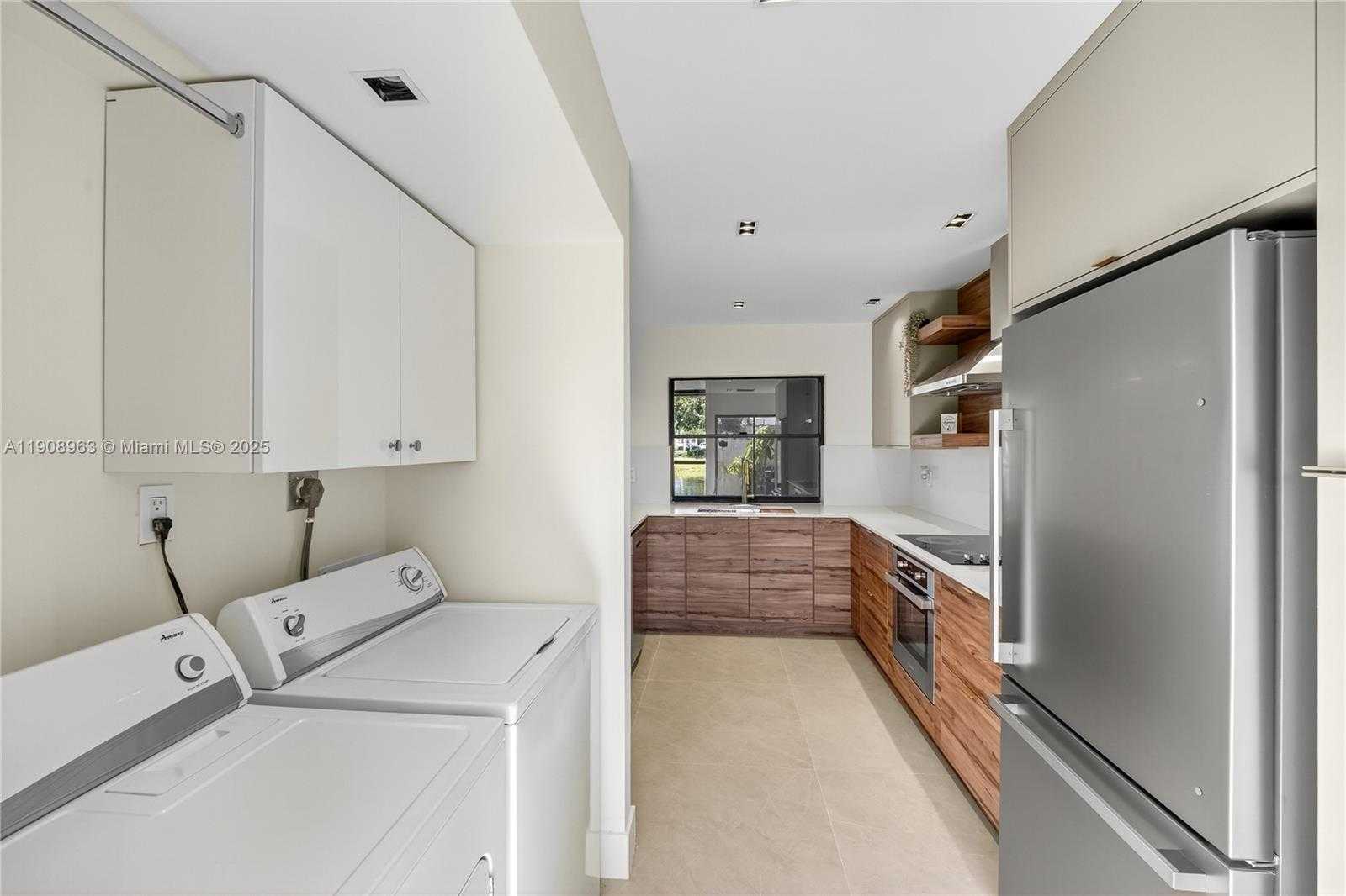 Small Image of 6243 NORTH WEST 171ST ST, Hialeah Number 8