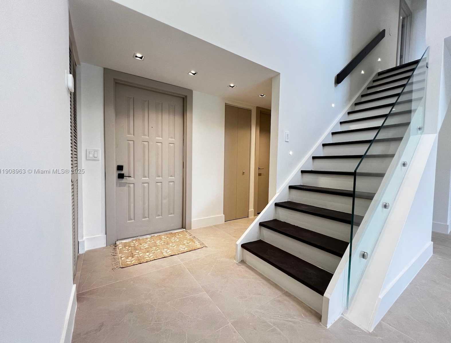 Small Image of 6243 NORTH WEST 171ST ST, Hialeah Number 9