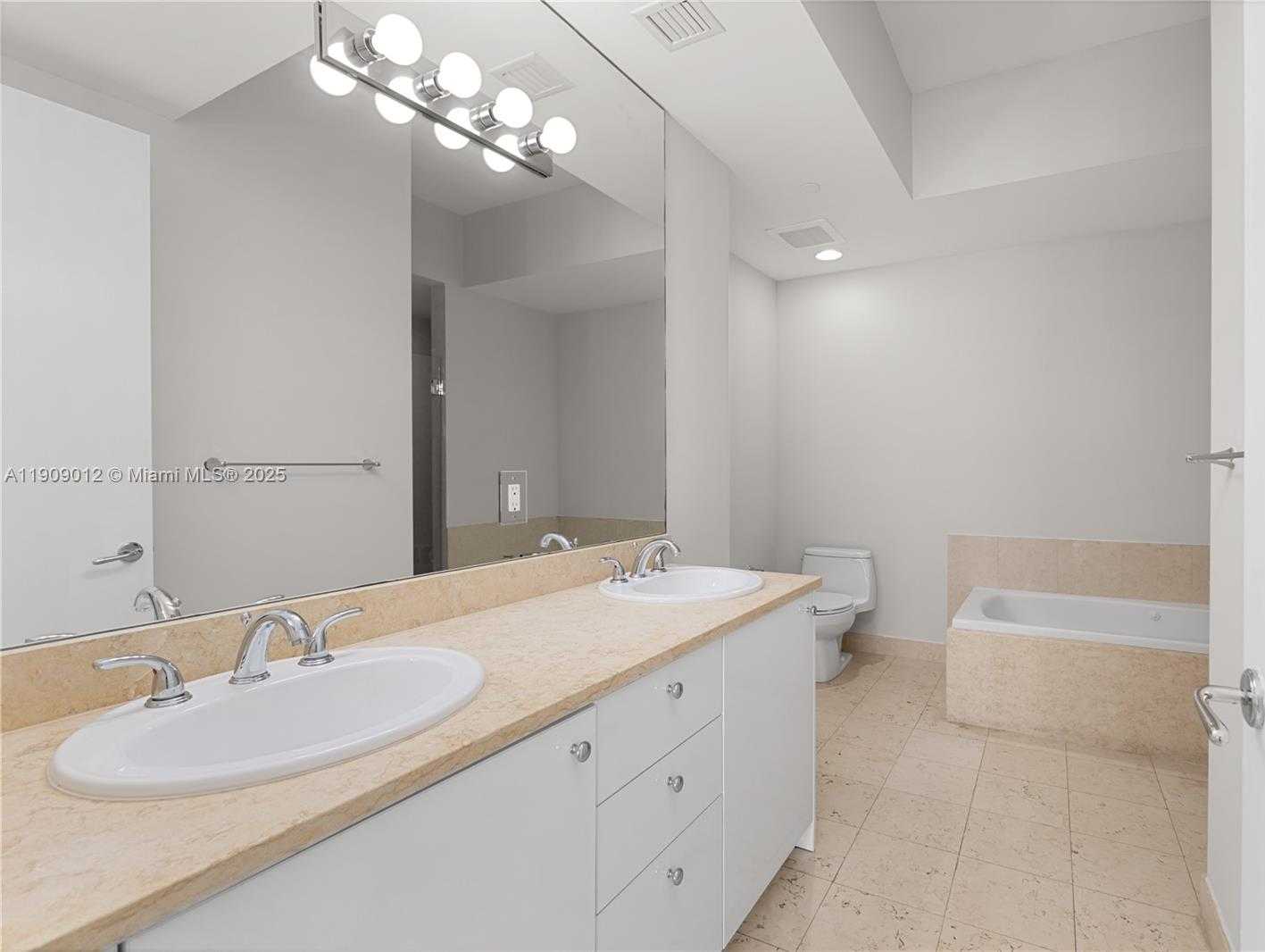 Imagen de Pequeño Objeto