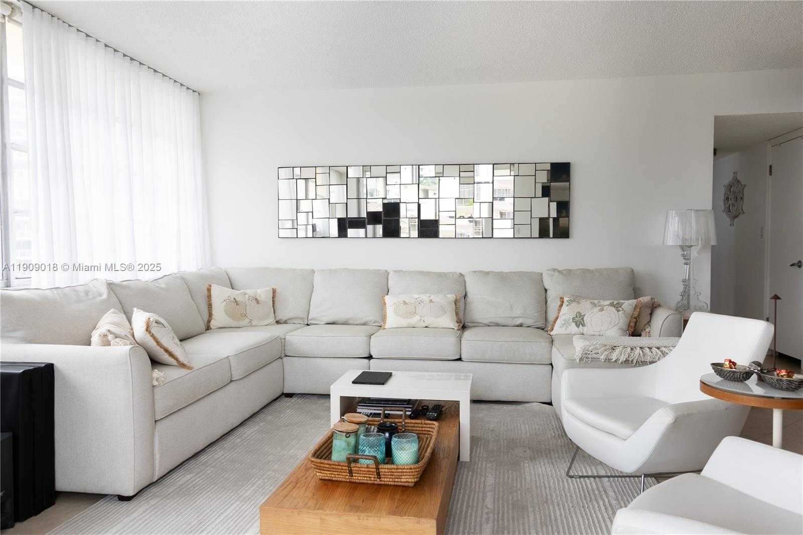 Small Image of 1817 SOUTH OCEAN DR #320, Hallandale Beach Number 4