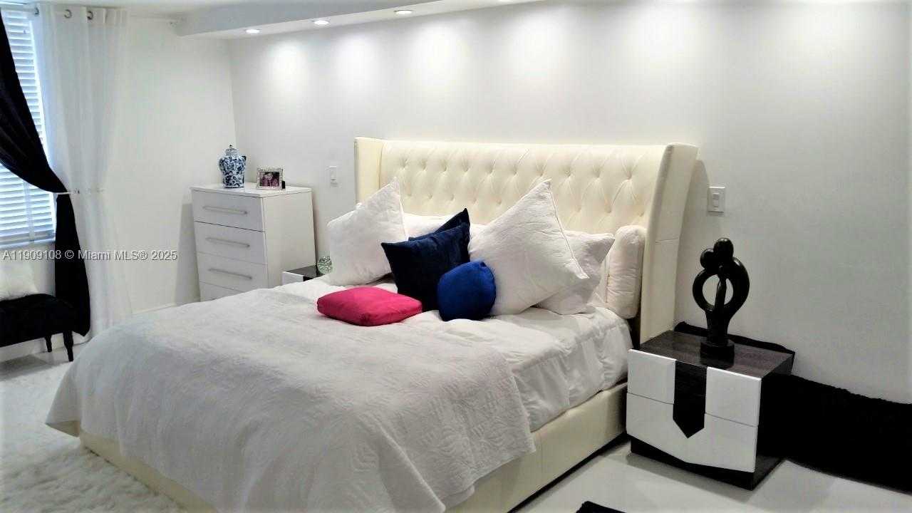 Small Image of 301 174TH ST #1901, Sunny Isles Beach Number 17