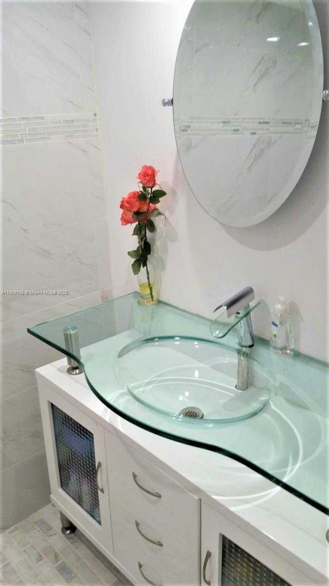 Small Image of 301 174TH ST #1901, Sunny Isles Beach Number 25