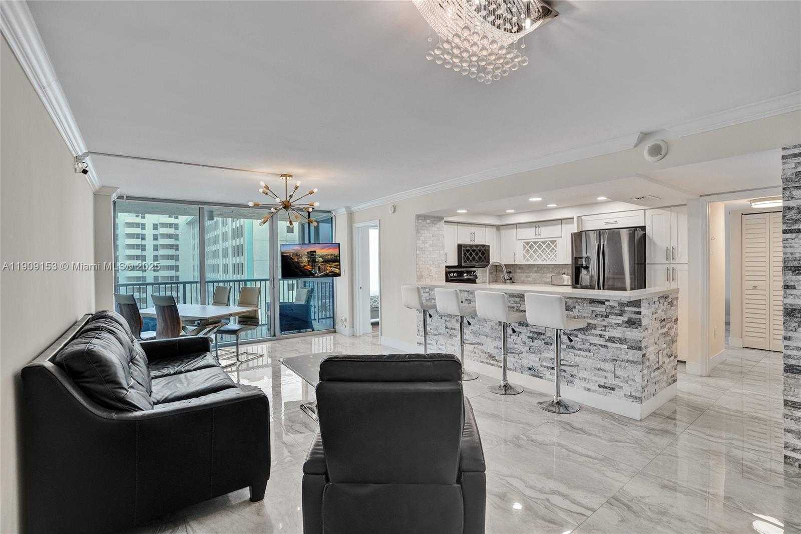 Small Image of 2655 COLLINS AVE #1407, Miami Beach Number 24