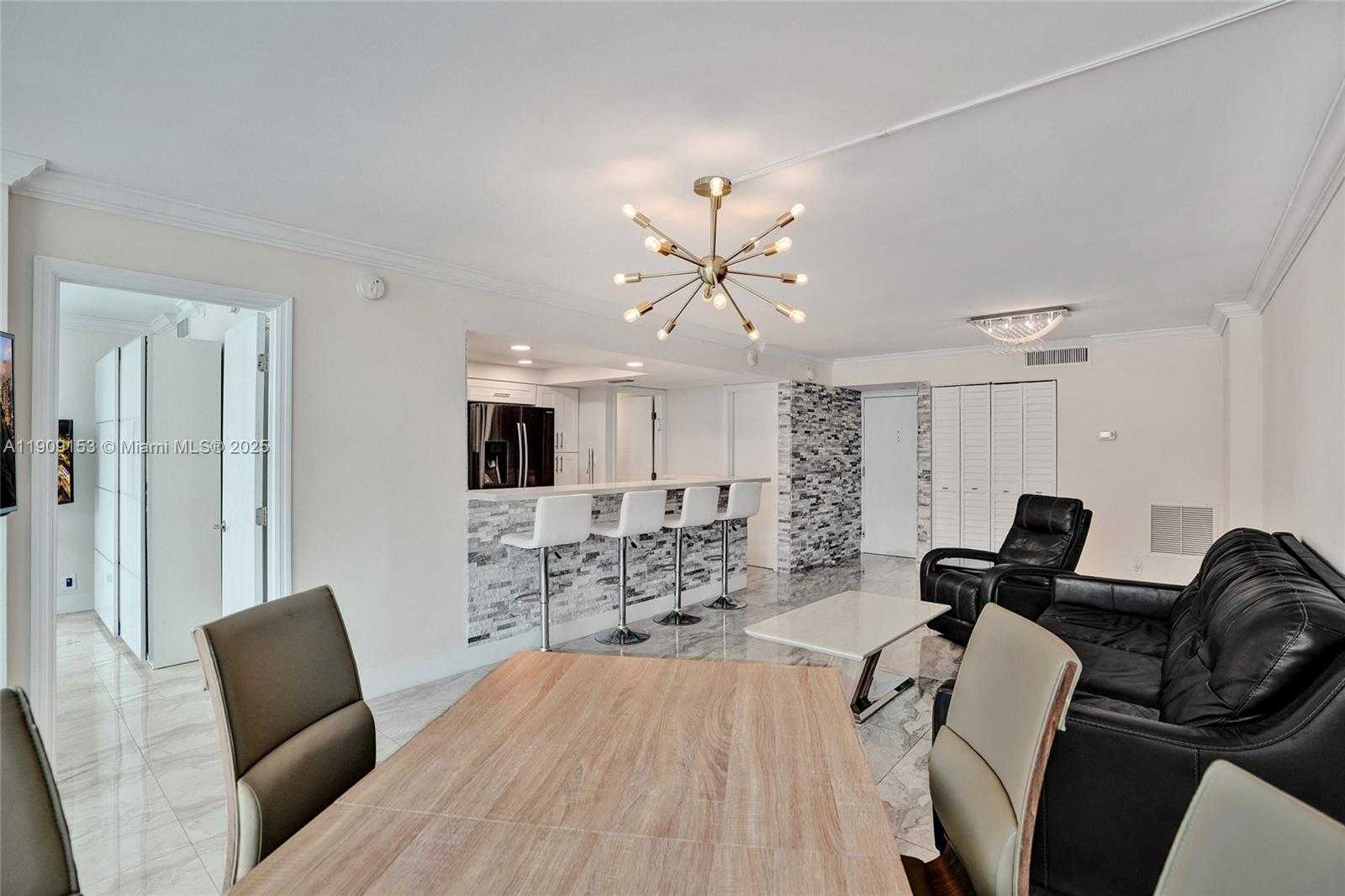 Small Image of 2655 COLLINS AVE #1407, Miami Beach Number 25