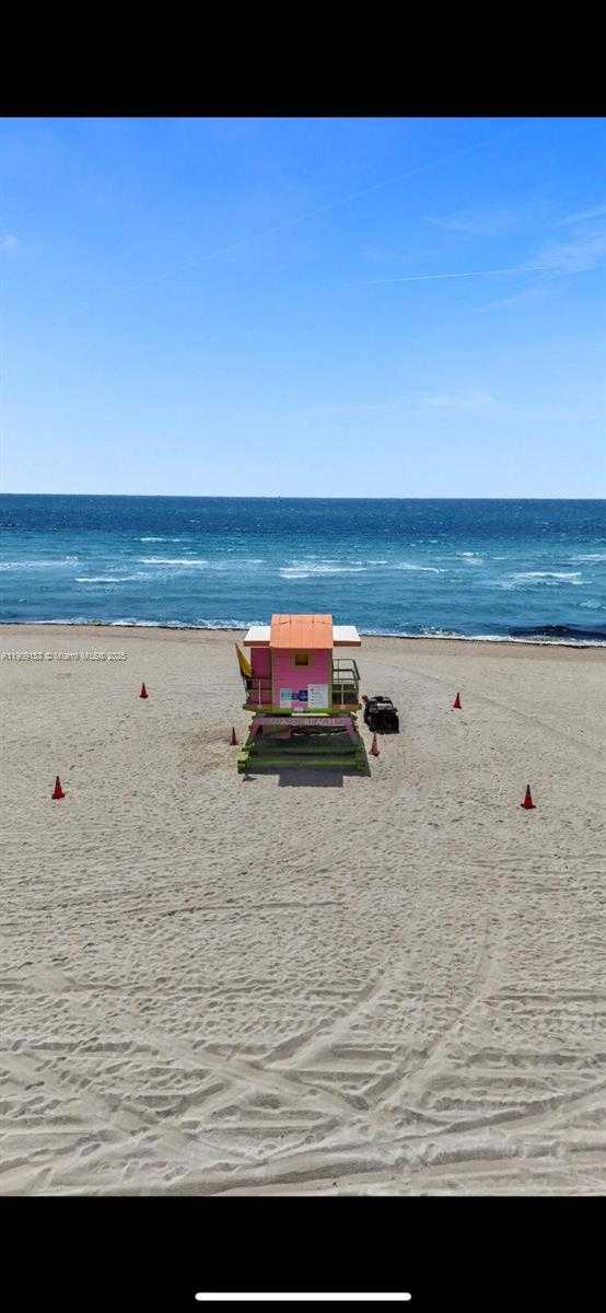 Small Image of 2655 COLLINS AVE #1407, Miami Beach Number 32