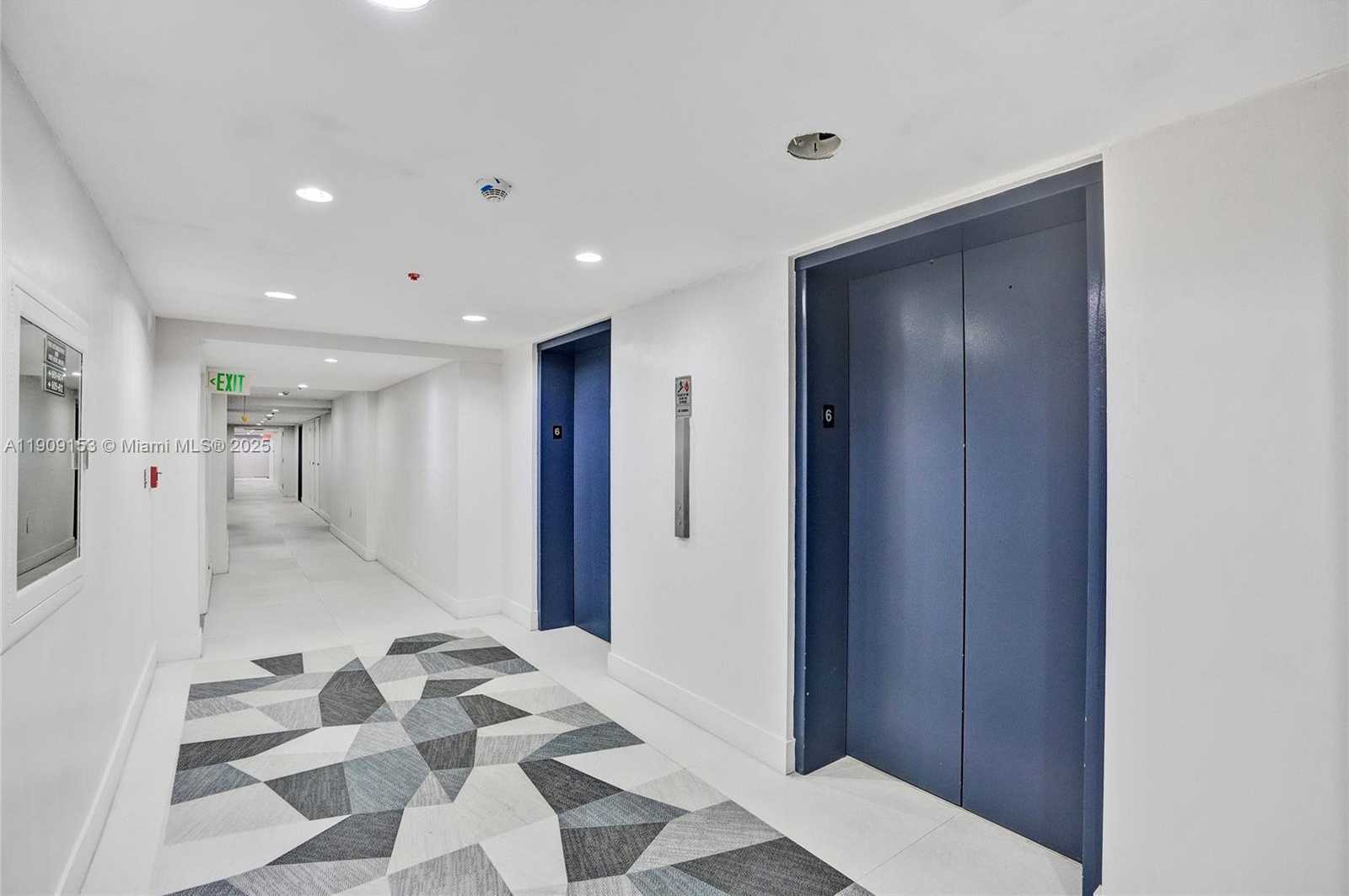 Small Image of 2655 COLLINS AVE #1407, Miami Beach Number 7