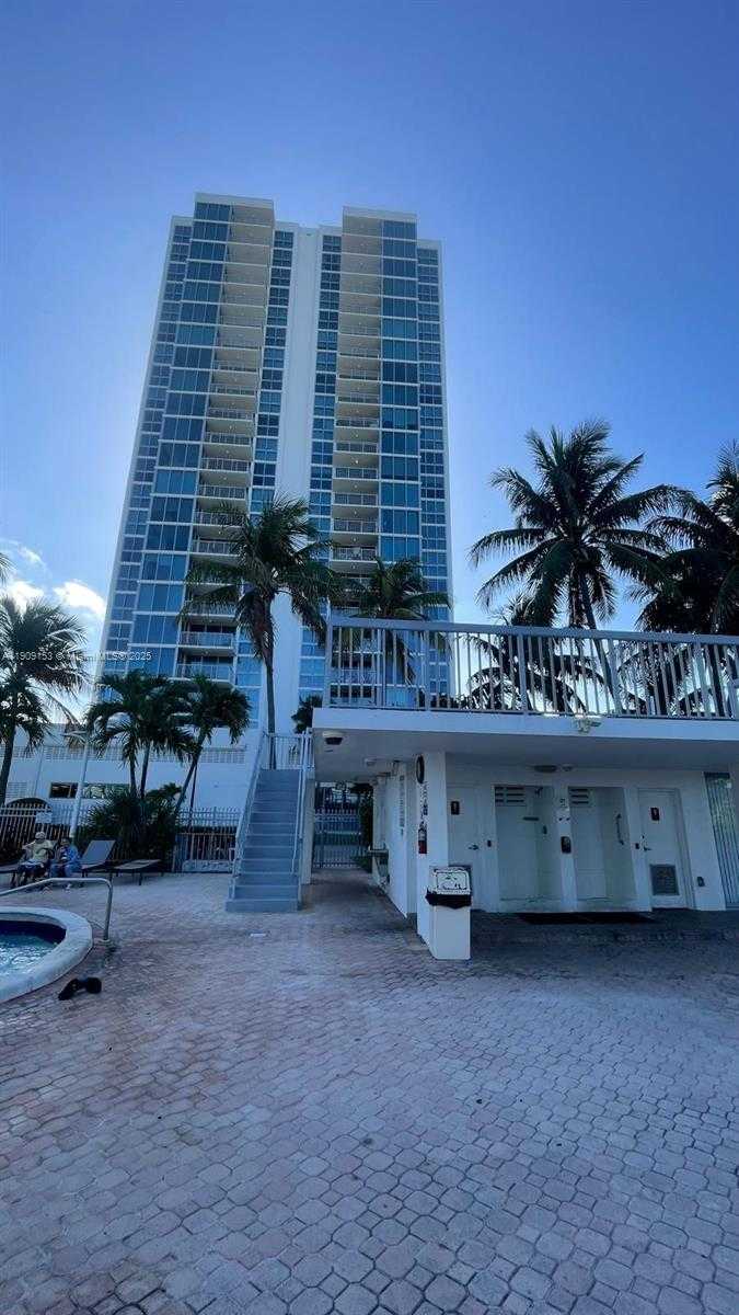 Small Image of 2655 COLLINS AVE #1407, Miami Beach Number 8