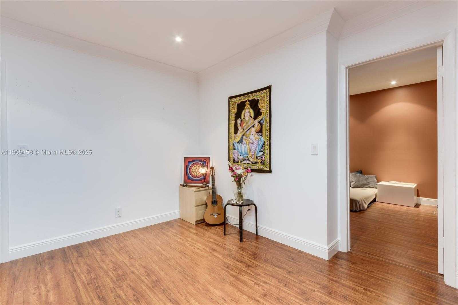 Small Image of 2880 SOUTH CARAMBOLA CIR S #2071, Coconut Creek Number 10